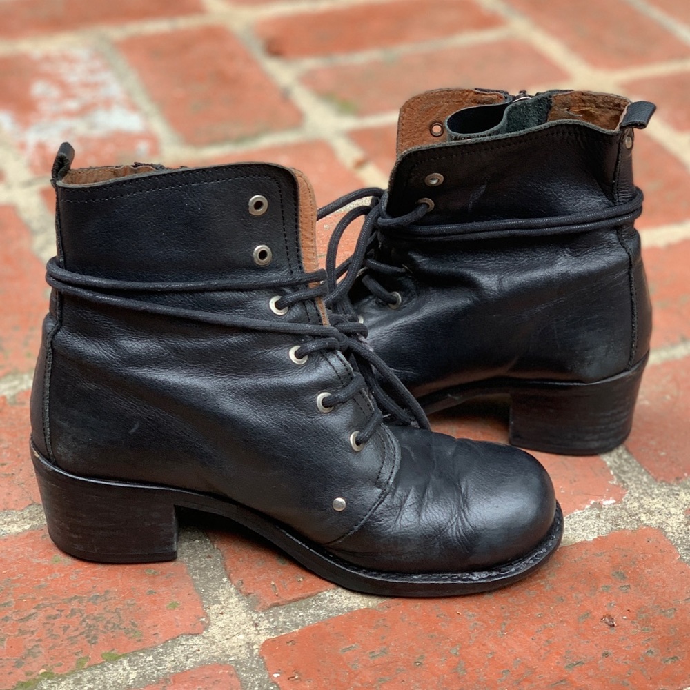 LAST CHANCE ❤️ Black Leather Combat Boots
